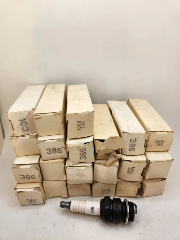 Lot of 24 New NOS Autolite 386 Sparkplug - Image 1 of 1