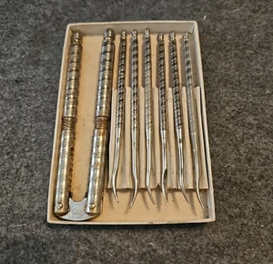 Vintage HMQ Nussknacker und 6 Nuss Pick Set in Original Box, USA Made - Bild 1 von 5