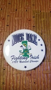 Notre Dame Fighting Irish Vintage 1988 National Champions Pin Button - Bild 1 von 3