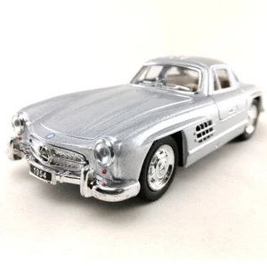 Mercedes-Benz 300 SL 1954 modelo fundido a presión coche de juguete escala 1:36 colección Kinsmart - Imagen 1 de 60