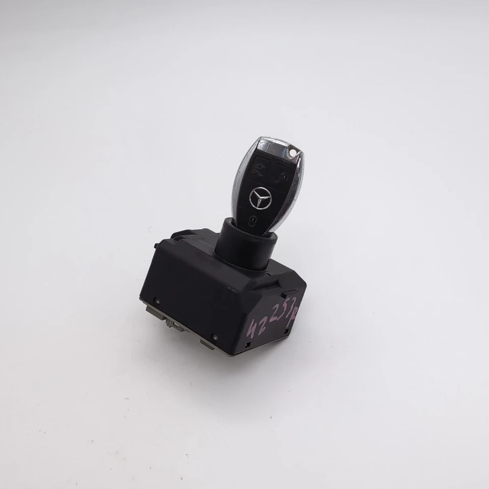 Unidad de módulo de control de interruptor de encendido Mercedes W117 CLA250 2014-2019 con juego de llaves Foto 1 de 4