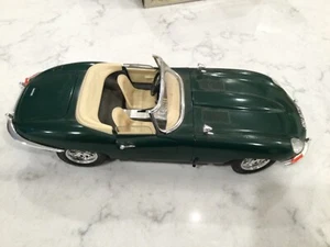 Bburago 1:18 1961 Jaguar “E” Convertible Diecast - Picture 1 of 6