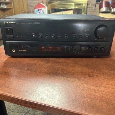 Vintage Pioneer VSX-504S Audio/Video Stereo Receiver W/ Remote Bundle - Image 1 of 4