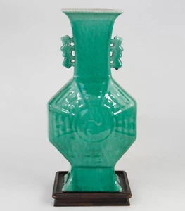Antique Chinese Square shape green crackle-glazed porcelain Vase 19th c - Picture 1 of 12