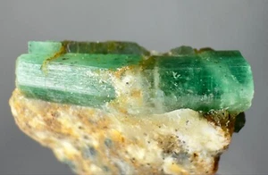 10 KT ERSTAUNLICHE SELTENE GRÜNE SMARAGDE KRISTALL AUF MATRIX VON PANJSHIR @AFG - Bild 1 von 16