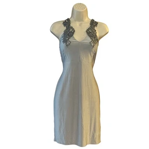 Mini abito elasticizzato Missguided argento bodycon dettaglio pizzo tg 10 nuovo con etichetta - Foto 1 di 8