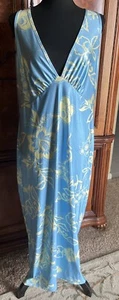 Shein Curve Womens Maxi Dress  Deep V Neck Floral Blue Size 1XL - Picture 1 of 2