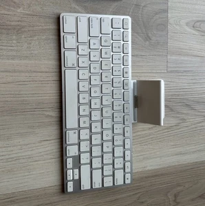 Apple iPad Keyboard Dock Model A1359 MC533LL/B for 1st 2nd 3rd Generation GREAT! - Picture 1 of 3