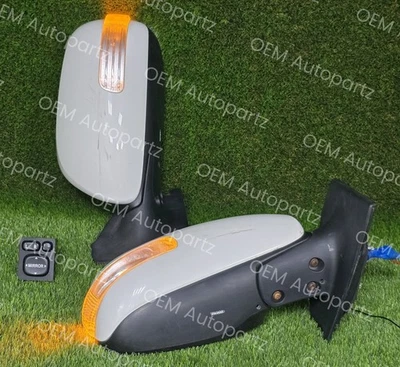 Espejos retrovisores laterales plegables eléctricos con luces indicadoras usados Toyota Yaris, vitz 05-09 Foto 1 de 4