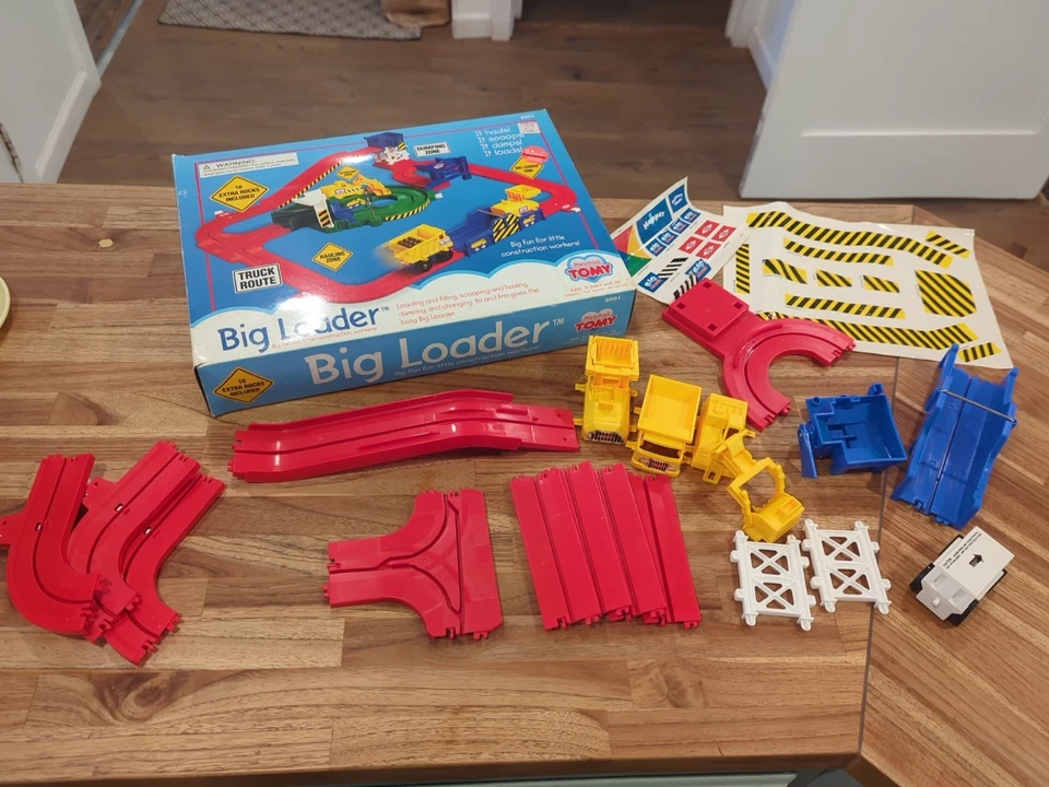 Tomy Big Loader Construction Play set 5001 ~ Not Complete ~ - Image 1 of 4