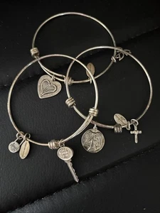 Außergewöhnliches Leben Sterling Silber Armbänder Armreifen 3 Stück mehrere Charms - Bild 1 von 8