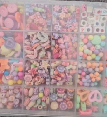 Perlenbox Acrylperlen Bunter Mix Schmuckperlen DIY  Ca.250stück - Bild 1 von 4