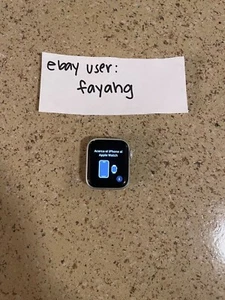 Apple Apple Watch SE - 40mm Silver Aluminum - GPS - Mint Condition - Photo 1 sur 5