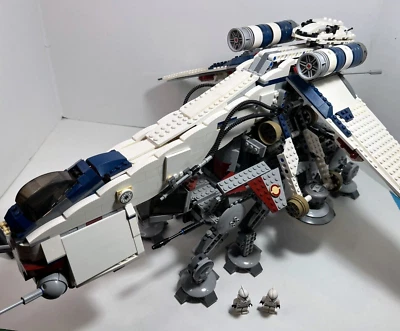 LEGO Star Wars:  Republic Dropship with AT-OT 10195 (2009) Uber Rare. - Image 1 of 4