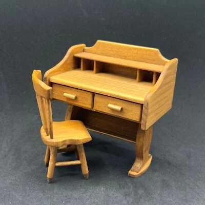 Casa de bonecas miniatura mesa de madeira 2 gavetas e cadeira marcada JFD - Imagem 1 de 4