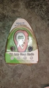 WALK-IN AM/FM AUTO SCAN RADIO CLOCK TORCH LIGHT NEW!! (WBP005550) - Picture 1 of 3