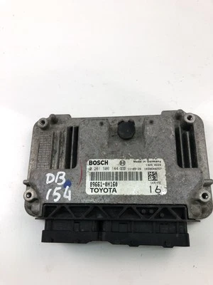 TOYOTA AYGO B1 Motorsteuergerät ECU 89661-0H160 0261S06144 27186467 - Immagine 1 di 4
