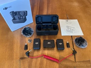 Microphone DJI Mic (2TX+1RX) sans fil 250 m (820 pi) avec étui de charge et câble audio - Photo 1 sur 24