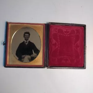 DAGUERREOTYPE Photograph 1800's Early 1900's 3.75 x 3.25 in - Picture 1 of 11