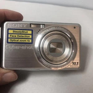 SONY CYBERSHOT DSC-C950 10.1MP 4xZOOM SILBER (OHNE LADEGERÄT). (87) - Bild 1 von 9