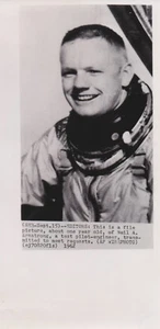 1962 Press Photo NASA Astronaut Neil Armstrong, Test Pilot and Engineer - Picture 1 of 2