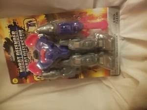 Figura de acción Robot Defender intercambiable gris púrpura 5,75" - Gt - Imagen 1 de 9