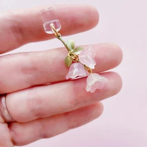 1PC Cute Pink Lily Of The Valley Phone Charm Flower Green Leaf Dust Plug _xa - Zdjęcie 1 z 12