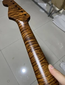 Tastiera ebano 5A 22fret raso fiamma tostata acero manico chitarra elettrica - Foto 1 di 13