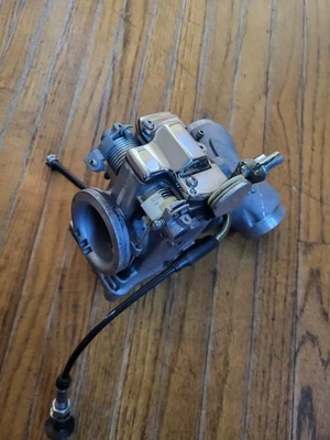 Carburador Harley Davidson Softail Mikuni HSR42 42 mm extensión plana Foto 1 de 4