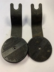 Porsche Boxster 986 Pair of sticky fasteners with bracket for Carpet Mats - Picture 1 of 2
