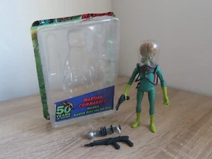 Figura de acción Mezco Topps Mars Attacks 50 Years of Mayhem "Martian Commander" - Imagen 1 de 7