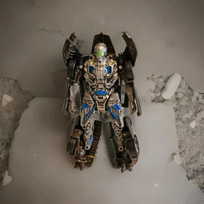 TOMY Transformer Hasbro 2015 Lockdown Loose ACTION FIGURE - Image 1 of 4