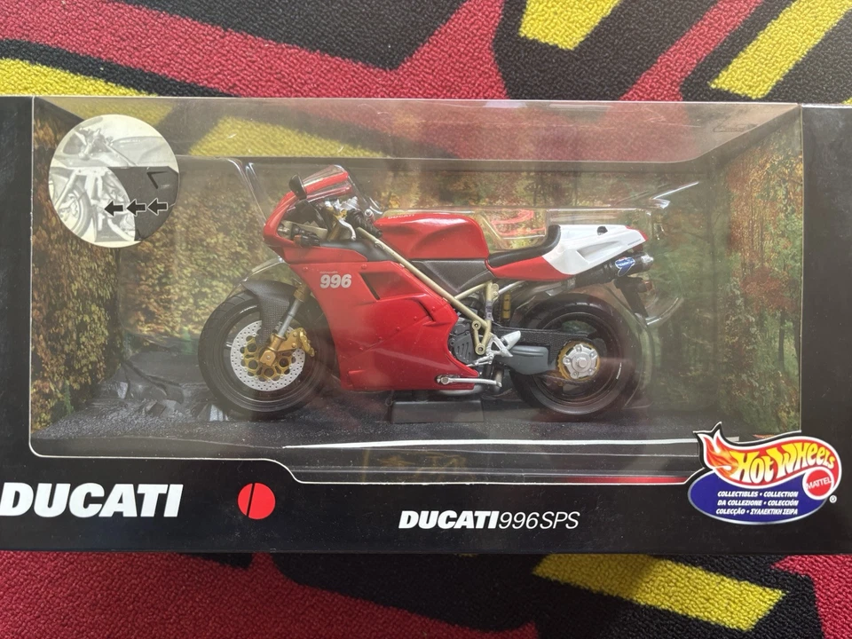 Motocicleta Hot Wheels Ducati 996 escala 1:18 Foto 1 de 1