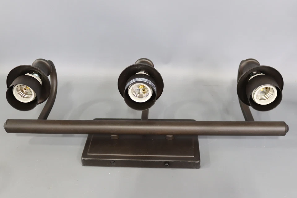 Tocador Quorum Richmond, bronce aceitado con transparente/sembrado 100w mediano Foto 1 de 4