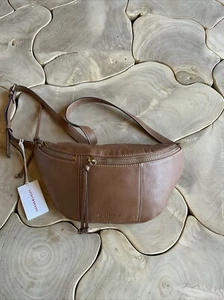 Unisex Lucky Brand 2 In 1 Covertible Sling / Belt Bag Leather Honey Tan Feyy - Picture 1 of 4