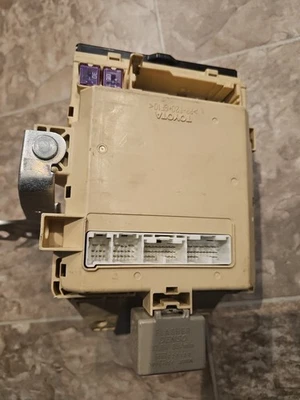 2007 Toyota Tacoma Interior Cabin Fuse Panel Relay Box Block  Foto 1 de 4