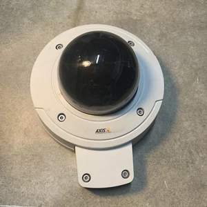 Cámara de seguridad de vigilancia exterior resistente a vandalismo Axis P3346-ve Network PoE - Imagen 1 de 7