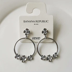 New Banana Republic Flower Drop Earrings Gift Women Party Show Holiday Jewelry - Picture 1 of 3