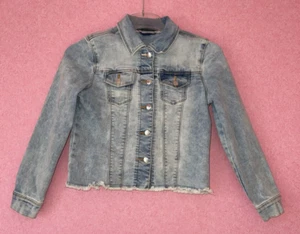 Jeansjacke für Mädchen Gr. 134 mit Wendepailletten auf dem Rücken von S. Oliver - Bild 1 von 5