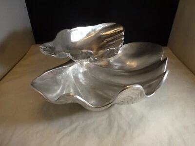Juego de cuencos vintage Arthur Court de dos piezas con forma de almeja de aluminio fundido Foto 1 de 4