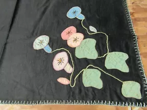 Mantel negro vintage apliques flores 29" x 29,5" TC133 - Imagen 1 de 9