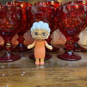 POP MART KENNYSWORK School Molly Schulleiterin Mini Figur - Bild 1 von 3