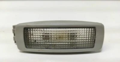 Otra luz interior Volkswagen PASSAT B5 1999 3B9947113 UST39342 Foto 1 de 4