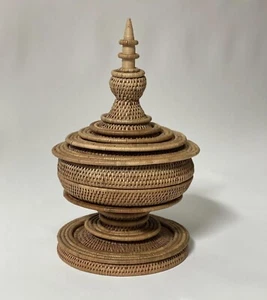 Indonesian Rattan Object D'Art. Finial Pagoda Basket, Hapao Style Weave Design. - Picture 1 of 8