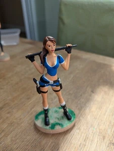 Lara Croft Figurine 15cm Paraiso Harley Quinn Pose M16 Tomb Raider statue 35 - Picture 1 of 11