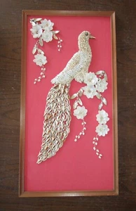 Cuadro de mosaico Sea Shell 25" pájaro de playa boho en tela roja de colección - Imagen 1 de 8