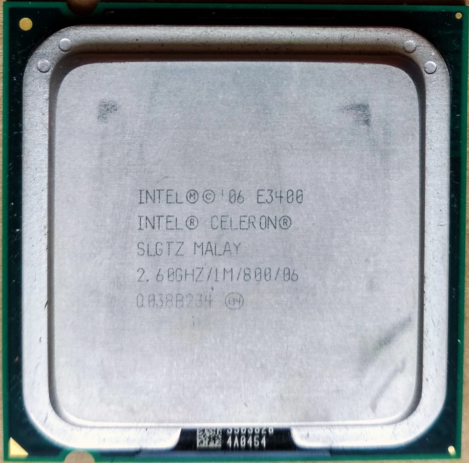 CPU Intel Celeron E3400 SLGTZ 2.60GHz LGA775 - Immagine 1 di 2