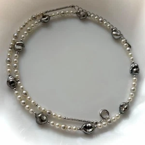 Collar de perlas bebé Keshi y Akoya negro de Tahití color oscuro plateado de Japón - Imagen 1 de 24