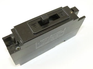 Interruttore General Electric TE11020 1p 20a 120v usato 1 anno di garanzia - Foto 1 di 1