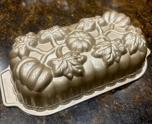 Nordic Ware Pumpkin Loaf Bread Pan 1lb Harvest Leaves Vines USA - Picture 1 of 10